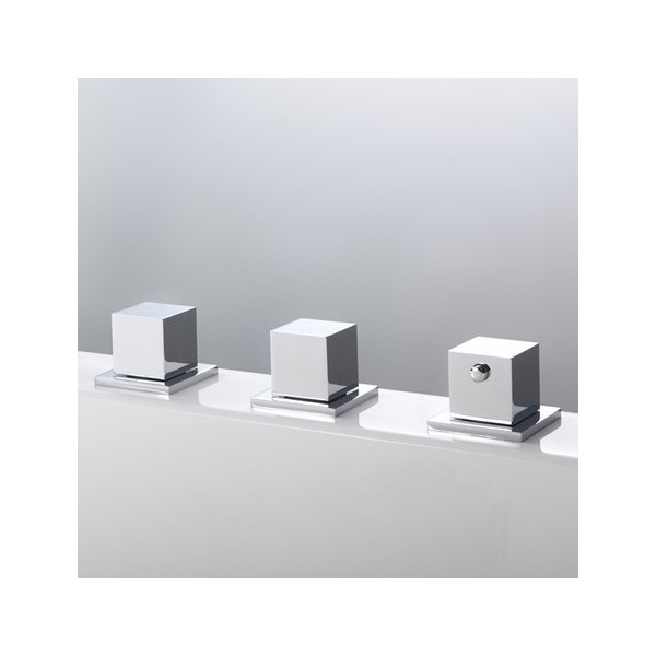 Robinetterie triple carrée balnéo IDYNAMIC / IPOWER