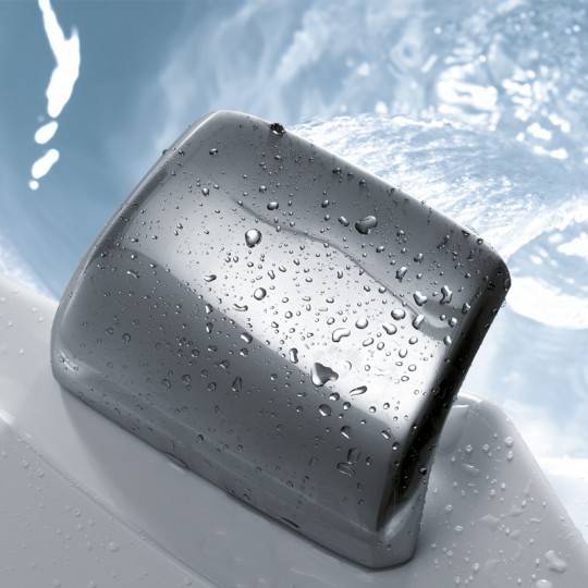 Bec cascade (en laiton chromé) intégré à la coque