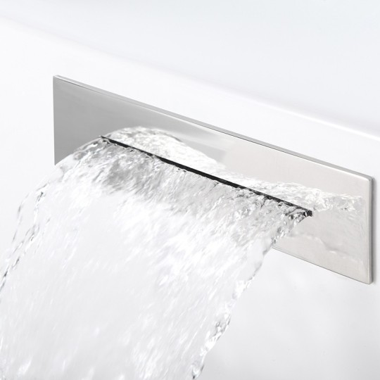 Bec cascade (en laiton chromé) intégré à la coque